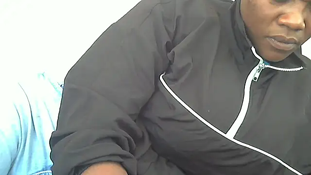 sexythae32 online show from September 17, 2025, 12:29 pm