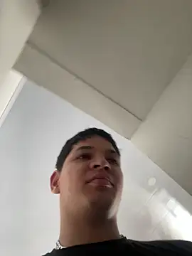 Snapshot of RobinLenoxx chatting on October 15, 2025, 4:37 pm RobinLenoxx online show from October 15, 2025, 4:37 pm