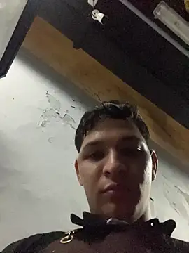 Snapshot of RobinLenoxx chatting on October 29, 2025, 2:10 am RobinLenoxx online show from October 29, 2025, 2:10 am