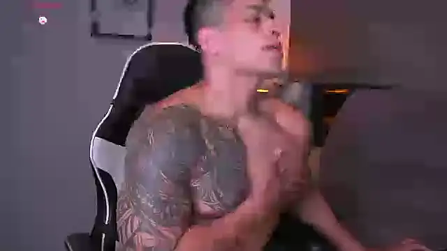 Snapshot of tyler_muscle1 chatting on October 22, 2025, 1:16 am tyler muscle1 online show from October 22, 2025, 1:16 am