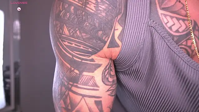 Snapshot of tyler_muscle1 chatting on November 11, 2025, 1:55 am tyler muscle1 online show from November 11, 2025, 1:55 am