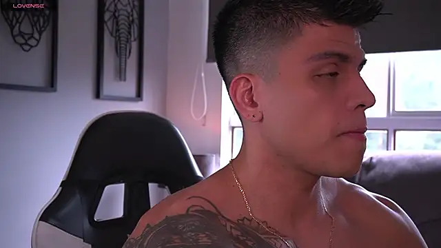 Snapshot of tyler_muscle1 chatting on September 18, 2025, 7:39 pm tyler muscle1 online show from September 18, 2025, 7:39 pm