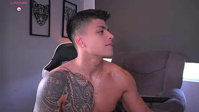 Snapshot of tyler_muscle1 chatting on November 11, 2025, 4:46 pm tyler muscle1 online show from November 11, 2025, 4:46 pm