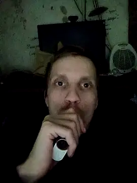 makarov1993 online show from November 18, 2025, 4:43 pm