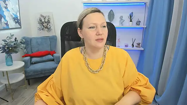 NinaStarle online show from April 8, 2026, 4:25 am