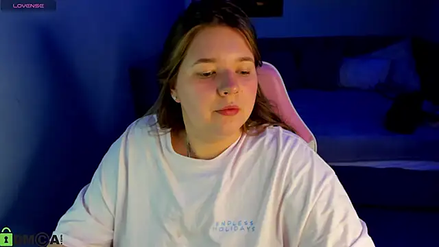 Chloee White online show from September 29, 2025, 6:53 am