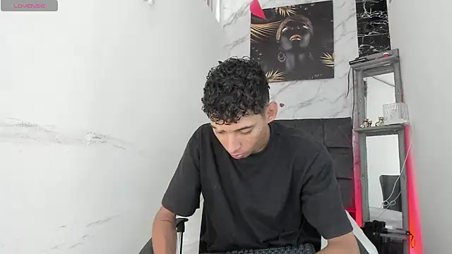 Snapshot of afrodita_n_ares chatting on November 17, 2025, 7:18 pm afrodita n ares online show from November 17, 2025, 7:18 pm