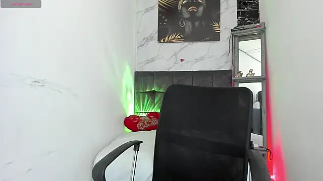 Snapshot of afrodita_n_ares chatting on October 30, 2025, 12:14 pm afrodita n ares online show from October 30, 2025, 12:14 pm