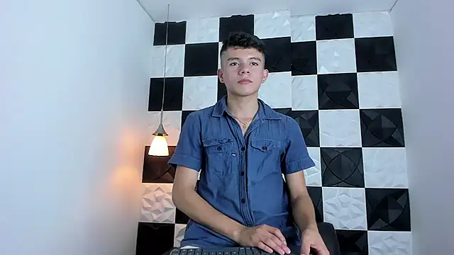 Snapshot of AndyFame1 chatting on November 8, 2025, 7:06 pm AndyFame1 online show from November 8, 2025, 7:06 pm