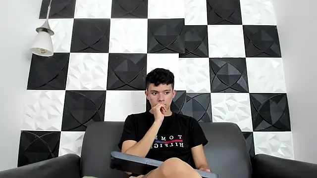 Snapshot of AndyFame1 chatting on December 14, 2025, 6:57 pm AndyFame1 online show from December 14, 2025, 6:57 pm