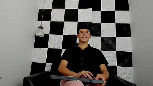 Snapshot of AndyFame1 chatting on December 5, 2025, 7:01 pm AndyFame1 online show from December 5, 2025, 7:01 pm