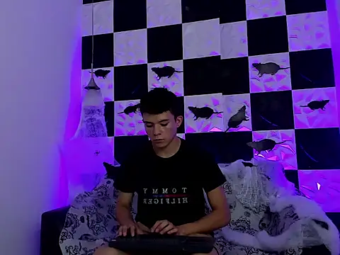 Snapshot of AndyFame1 chatting on October 14, 2025, 6:52 pm AndyFame1 online show from October 14, 2025, 6:52 pm