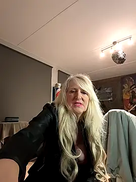 SexyKato001 online show from November 10, 2025, 8:14 pm