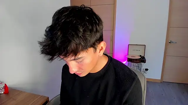 Snapshot of sweettaaron01 chatting on October 2, 2025, 5:49 pm sweettaaron01 online show from October 2, 2025, 5:49 pm