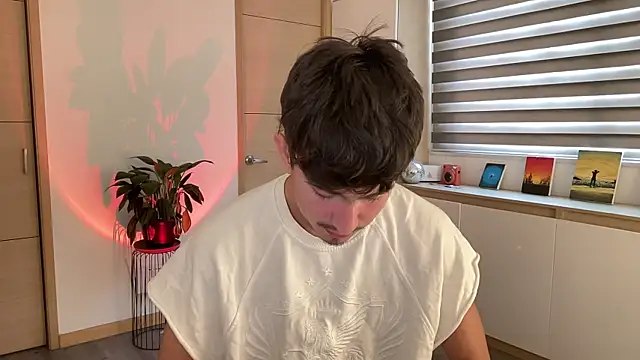 Snapshot of sweettaaron01 chatting on October 17, 2025, 5:26 pm sweettaaron01 online show from October 17, 2025, 5:26 pm