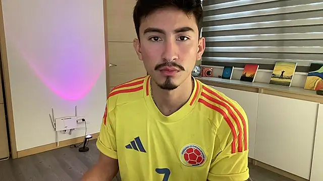 Snapshot of sweettaaron01 chatting on November 25, 2025, 6:08 pm sweettaaron01 online show from November 25, 2025, 6:08 pm