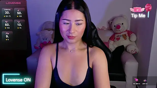 evelyn ch  online show from November 25, 2025, 11:32 am