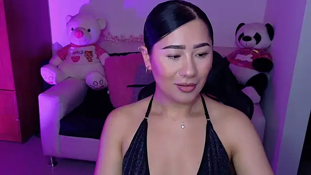 evelyn ch  online show from November 6, 2025, 11:14 am