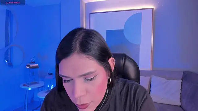 Snapshot of SarahYates chatting on April 8, 2026, 4:25 am SarahYates online show from April 8, 2026, 4:25 am