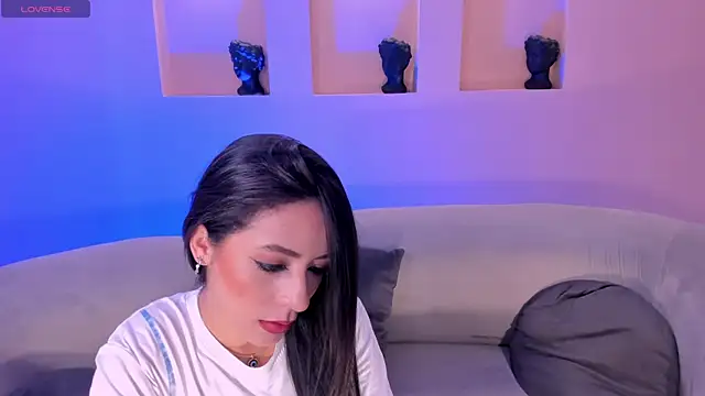 Snapshot of IsabellaMoreau chatting on September 12, 2025, 7:57 pm IsabellaMoreau online show from September 12, 2025, 7:57 pm