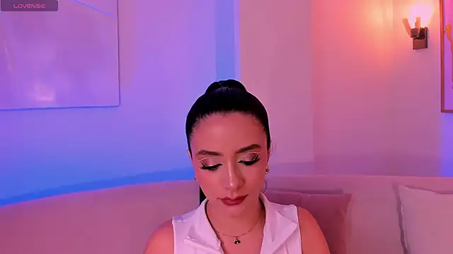 Snapshot of IsabellaMoreau chatting on September 23, 2025, 6:48 pm IsabellaMoreau online show from September 23, 2025, 6:48 pm