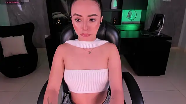Snapshot of IsabellaMoreau chatting on March 15, 2026, 5:31 pm IsabellaMoreau online show from March 15, 2026, 5:31 pm