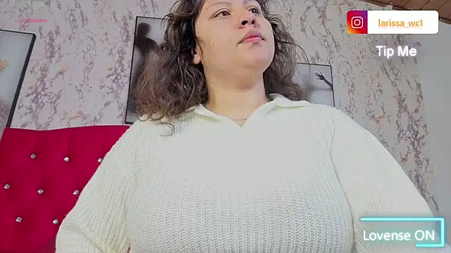 Snapshot of Larissa_Antonella chatting on December 15, 2025, 4:07 am Larissa Antonella online show from December 15, 2025, 4:07 am