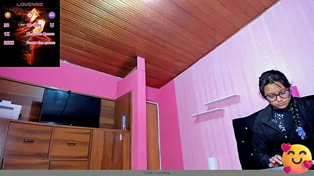 Snapshot of Azul_Moon chatting on September 17, 2025, 3:41 am Azul Moon online show from September 17, 2025, 3:41 am