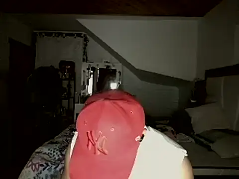 Snapshot of Andres_177 chatting on April 14, 2026, 12:04 am Andres 177 online show from April 14, 2026, 12:04 am