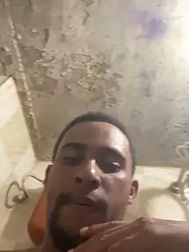 Snapshot of freedmar chatting on December 15, 2025, 8:25 pm freedmar online show from December 15, 2025, 8:25 pm