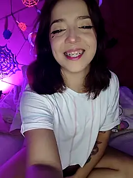 summi10 online show from October 28, 2025, 11:03 pm