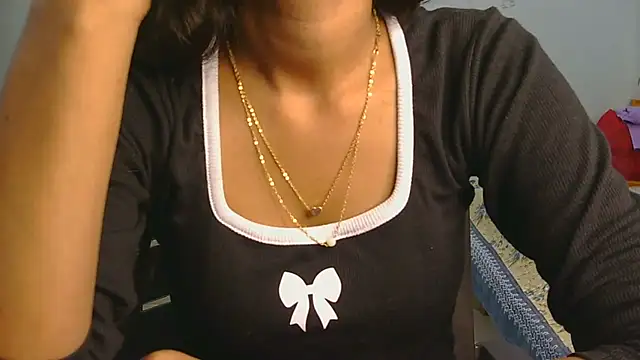 Aarti misty71 online show from April 15, 2026, 5:24 am