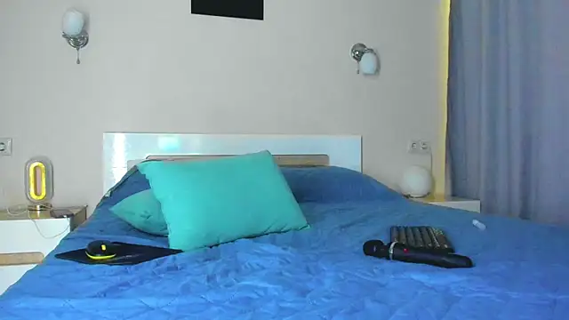 MadinaBrown online show from February 8, 2026, 10:13 am