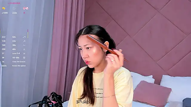 Snapshot of Nelly_Kimm chatting on January 8, 2026, 1:11 am Nelly Kimm online show from January 8, 2026, 1:11 am