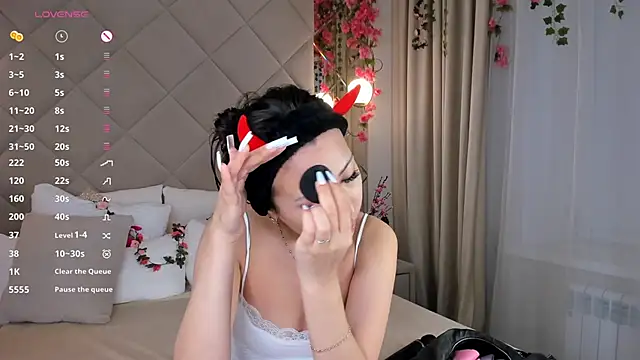 Snapshot of Nelly_Kimm chatting on November 27, 2025, 1:17 am Nelly Kimm online show from November 27, 2025, 1:17 am