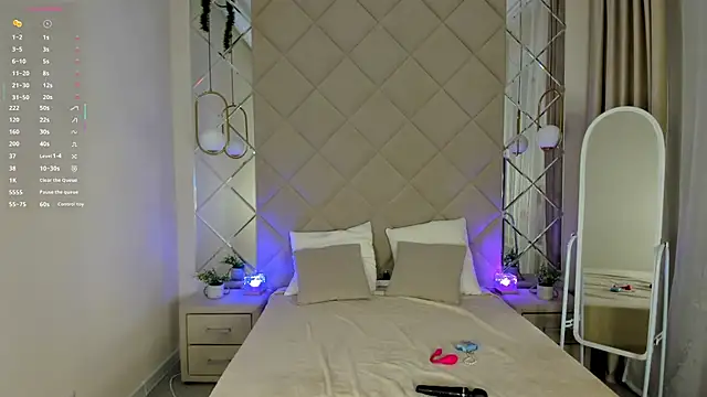 Snapshot of Nelly_Kimm chatting on February 2, 2026, 1:04 am Nelly Kimm online show from February 2, 2026, 1:04 am