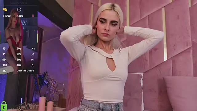 Snapshot of SelenaDaze chatting on November 14, 2025, 5:11 am SelenaDaze online show from November 14, 2025, 5:11 am