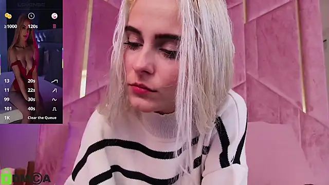 Snapshot of SelenaDaze chatting on November 3, 2025, 4:28 am SelenaDaze online show from November 3, 2025, 4:28 am