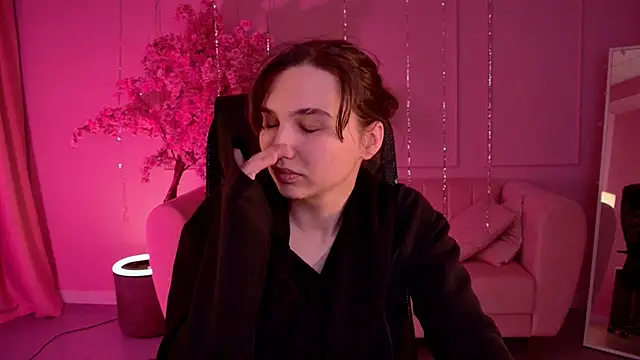 TessaMill online show from March 24, 2026, 5:51 am