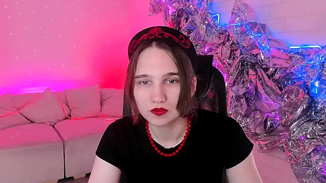 Snapshot of TessaMill chatting on December 2, 2025, 9:11 am TessaMill online show from December 2, 2025, 9:11 am