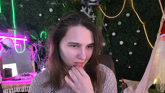 Snapshot of TessaMill chatting on December 17, 2025, 9:25 am TessaMill online show from December 17, 2025, 9:25 am