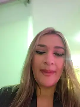 Snapshot of NicoleDiior chatting on May 19, 2026, 3:08 pm NicoleDiior online show from May 19, 2026, 3:08 pm