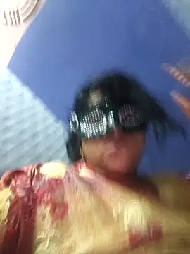 Dassing strip couple online show from October 15, 2025, 6:11 am