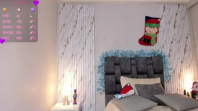 Snapshot of MissVioleet_ chatting on December 22, 2025, 5:02 pm MissVioleet online show from December 22, 2025, 5:02 pm