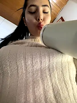 Snapshot of oh_nina chatting on November 28, 2025, 10:21 pm oh nina online show from November 28, 2025, 10:21 pm