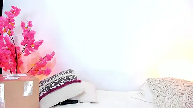 Snapshot of JulietaDavis chatting on September 30, 2025, 6:08 am JulietaDavis online show from September 30, 2025, 6:08 am