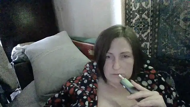 Snapshot of AllaSowinskaya chatting on April 14, 2026, 10:20 am AllaSowinskaya online show from April 14, 2026, 10:20 am