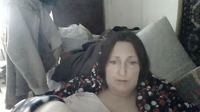 Snapshot of AllaSowinskaya chatting on December 14, 2025, 8:20 am AllaSowinskaya online show from December 14, 2025, 8:20 am