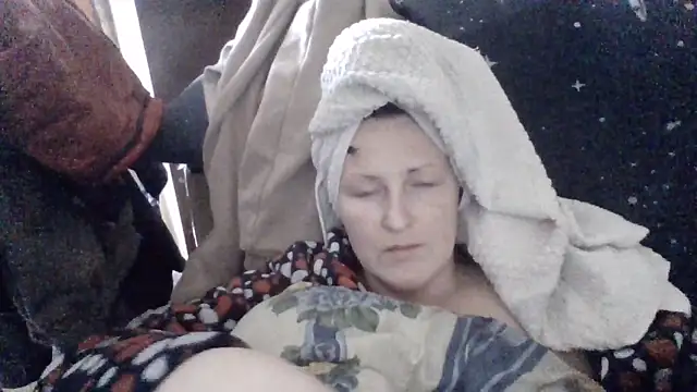Snapshot of AllaSowinskaya chatting on May 1, 2026, 9:14 am AllaSowinskaya online show from May 1, 2026, 9:14 am