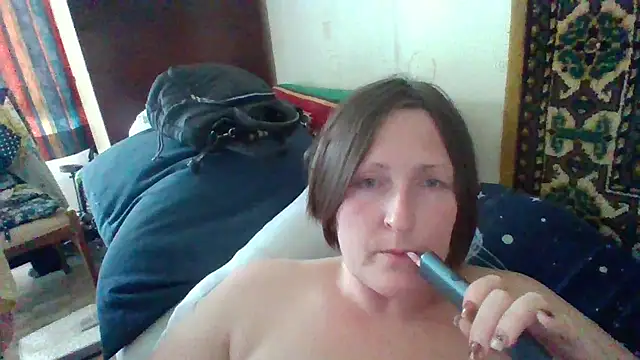 Snapshot of AllaSowinskaya chatting on May 25, 2026, 10:47 am AllaSowinskaya online show from May 25, 2026, 10:47 am